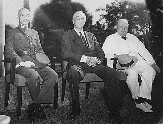 Tchang Kai-sek, Franklin Roosevelt et Winston Churchill