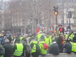 Sémiologie du gilet jaune : Entre mots, symboles et imaginaires