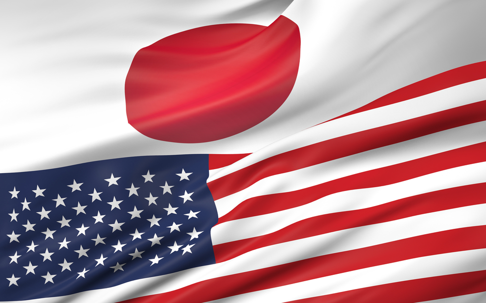 Drapeaux des Etats-Unis et du Japon