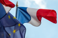 Drapeau français et drapeau de l’Union européenne