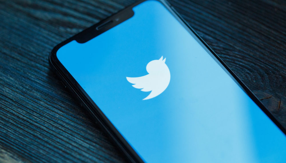 Bannis de Twitter : comment la plateforme est devenue le nouvel arbitre de la parole publique ?