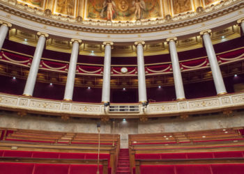 Majorité relative et Loi de finances