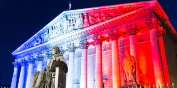 Le Parlement sera le lieu de confrontation politique entre la représentation de la nation et l’Etat néolibéral