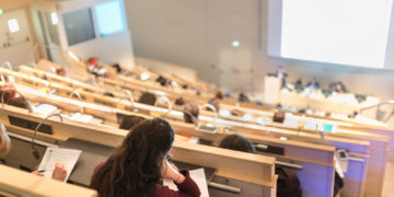 Le temps de l’abondance (et des cerises). Justice salariale et université