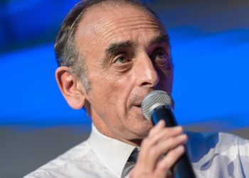 Que signifie la « zemmourisation » de la politique française ?