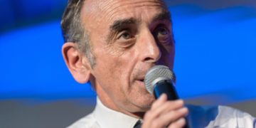 Que signifie la « zemmourisation » de la politique française ?