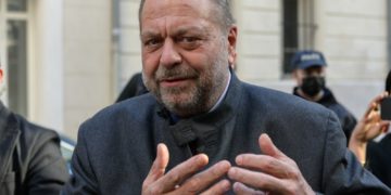 Eric Dupont Moretti, Sandrine Rousseau et les autres