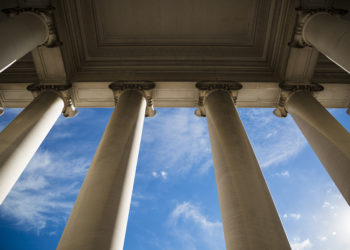 Remplacer les politiques par les experts ?