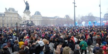 Au bord du gouffre, une France sans boussole ?