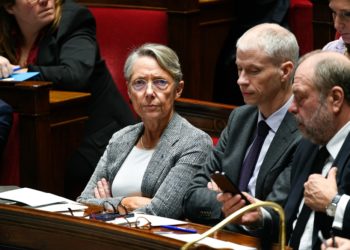 Elisabeth Borne : une nouvelle feuille de route pour restaurer sa légitimité ?