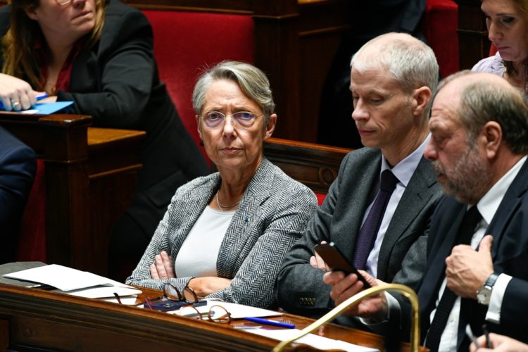Elisabeth Borne : une nouvelle feuille de route pour restaurer sa légitimité ?