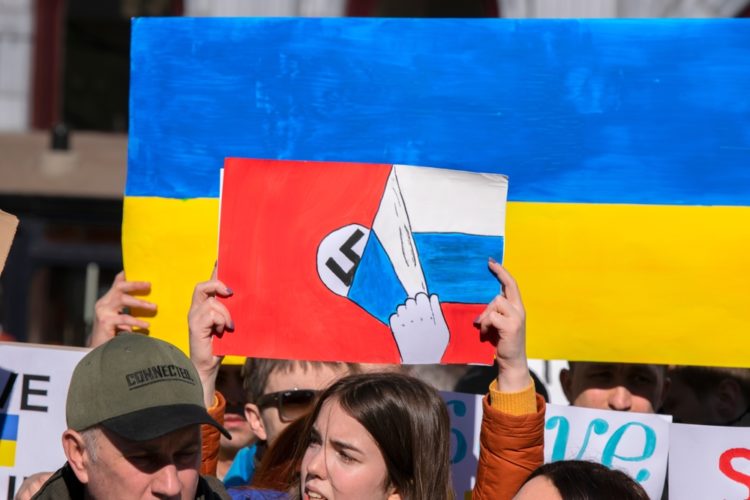 Symboles nazis dans l’armée ukrainienne : les Ukrainiens ne doivent pas scier la branche sur laquelle ils sont assis