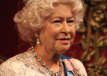 Élisabeth II, souveraine et femme – Les deux corps de la reine