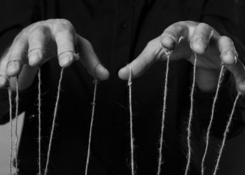 Affronter la réalité des dictatures