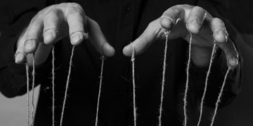 Affronter la réalité des dictatures