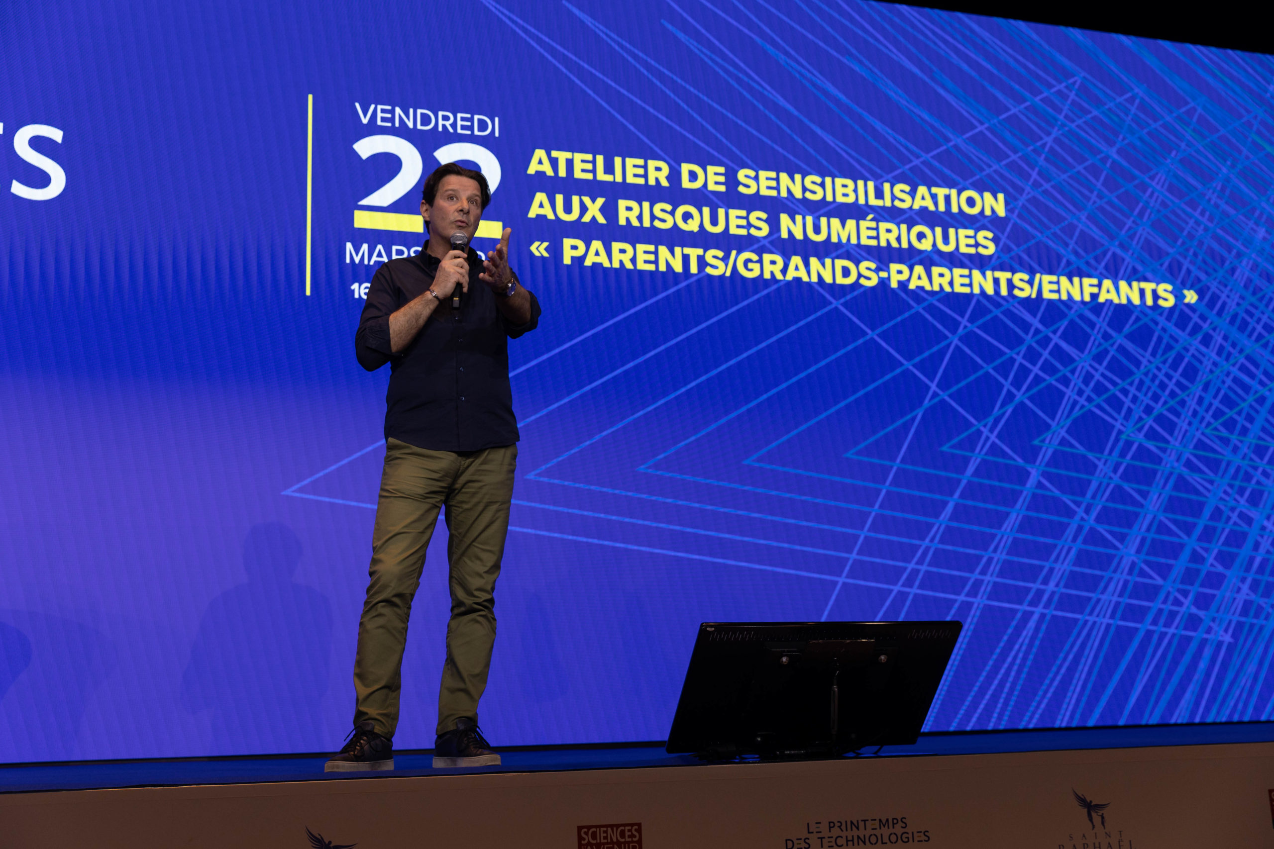 Atelier de sensibilisation aux risques numériques « Parents/Grands-parents/Enfants »