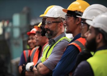 Revenir aux questions de la dignité du travail