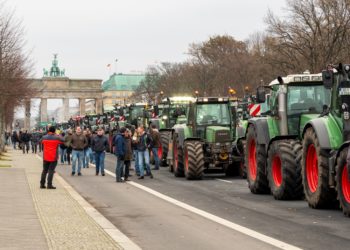 Le réveil de la France oubliée ou les tracteurs face aux blindés