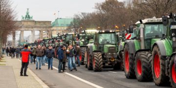 Le réveil de la France oubliée ou les tracteurs face aux blindés
