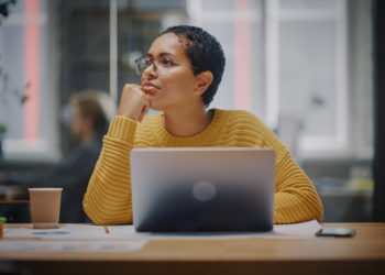 Travailler moins pour vivre mieux : un projet de société écologique souhaitable