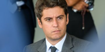 Attal parle de rigueur : faire passer la pilule en ouvrant la fenêtre d’Overton