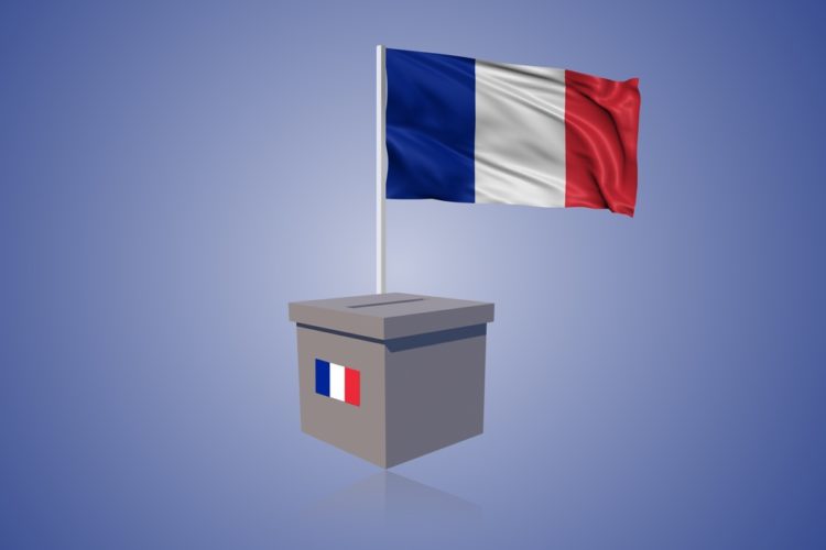 Et si Macron s’imposait comme le nouveau De Gaulle, avec une nouvelle constitution ?