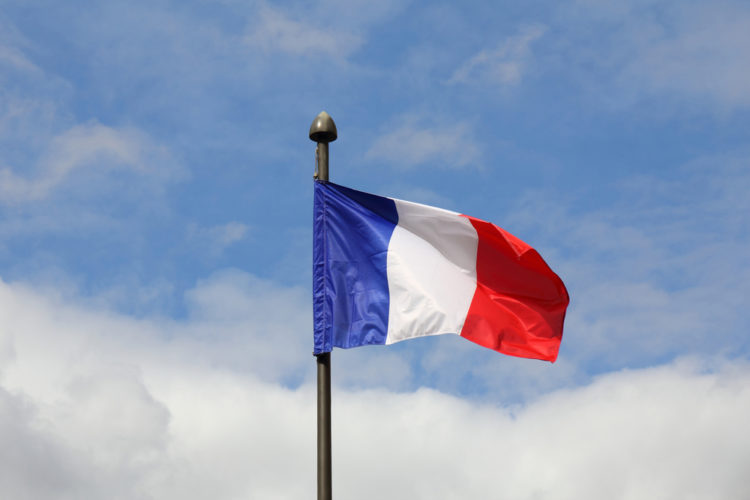 République souveraine choisit le non-alignement
