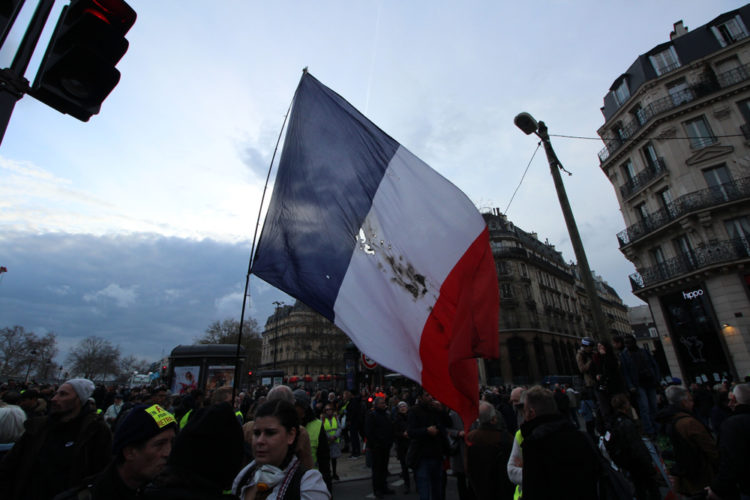 Les derniers feux de la V° République ?