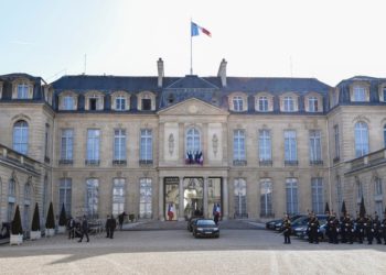 Du monarque républicain au manager de proximité