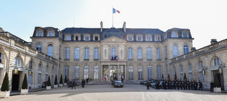 Du monarque républicain au manager de proximité