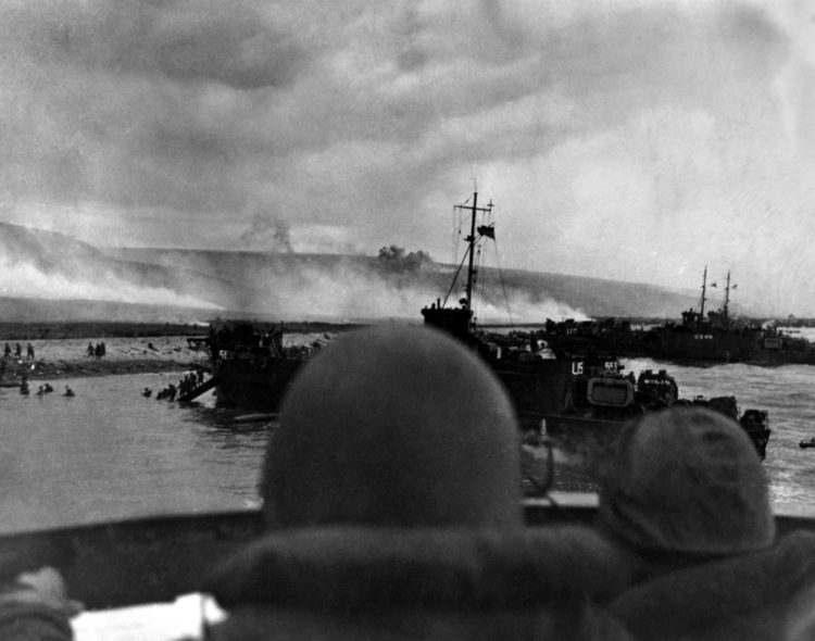 Pendant l’assaut des Alliés en Normandie l’exercice de la souveraineté française