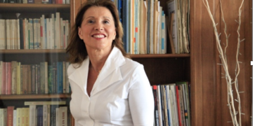 Emmanuel Macron, ni de Gaulle, ni Giscard – Le Démiurge de la politique française ?