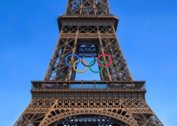 Anneaux sur la Tour Eiffel : un symbole de l’impuissance politique