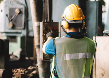 Le mirage de l’industrialisation face à l’Administration