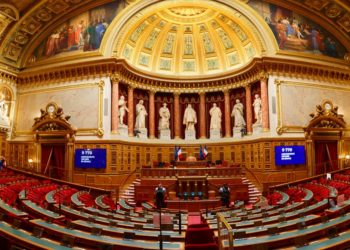 Ve République : une crise profonde et durable, pour l’instant vide de sens