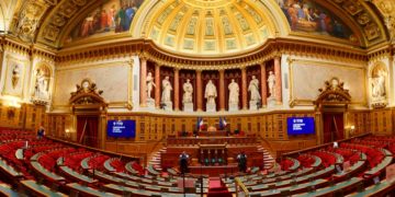 Ve République : une crise profonde et durable, pour l’instant vide de sens