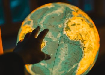 Le global et le tribal