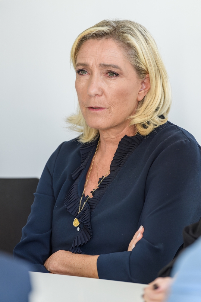 Marine Le Pen condamnée : un verdict judiciaire, un séisme politique