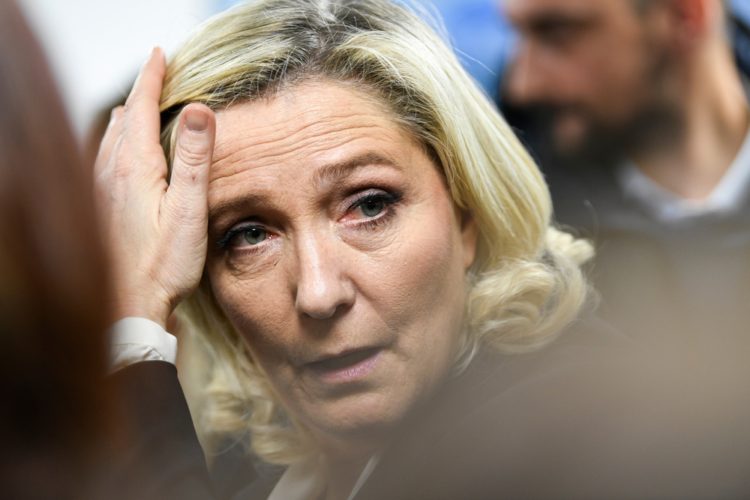 Marine Le Pen : cinq jours pour ruiner cinq ans de notabilisation