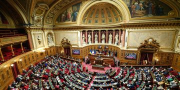 De la République des Anciens à celle des Modernes : la crise du politique : Enjeu pour l’imaginaire des peuples