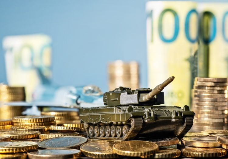 En servant leurs intérêts de court terme, les partis obèrent le réarmement de la France