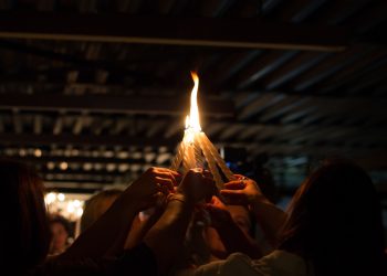 « À chaque crise majeure, les théories du complot écrivent de nouveaux chapitres »