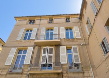 Le logement adulé de la politique: d’où le changement de pied vient-il?
