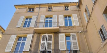 Le logement adulé de la politique: d’où le changement de pied vient-il?