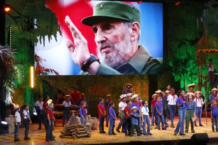 Cuba : célébration du centenaire de Fidel Castro dans une crise majeure avec les USA