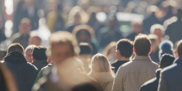 Valoriser la société civile, affaiblir ses institutions