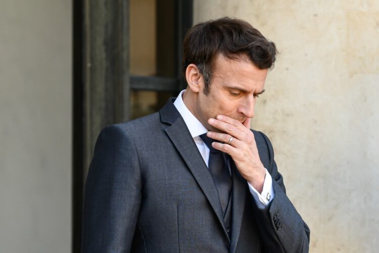Le zigzag macronien For sure ou la particule élémentaire d’une mythologie faible