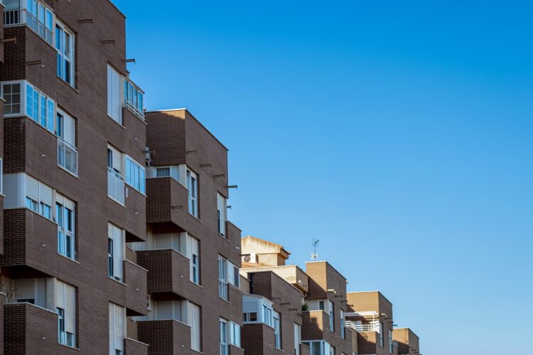 Le logement pour échapper au désespoir économique et social